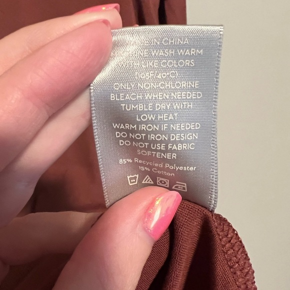 Myles Men’s Everyday Tee with V-Neck in Crimson Size Medium - Picture 5 of 8